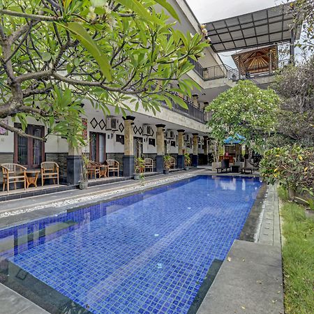 Super Oyo 3904 Kiki Residence Bali Legian Exterior foto